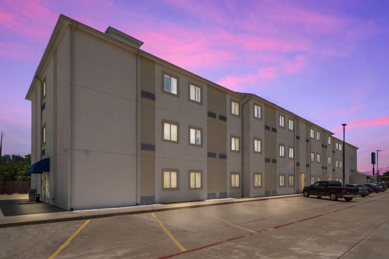 Hotel 6-cleburne, Tx Cleburne