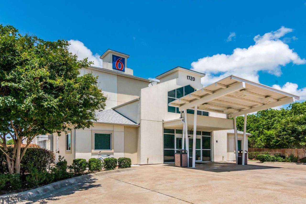Hotel 6-cleburne, Tx Cleburne