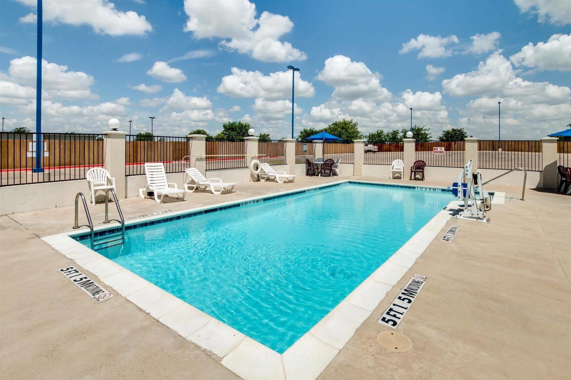6-cleburne, Tx 2* Cleburne