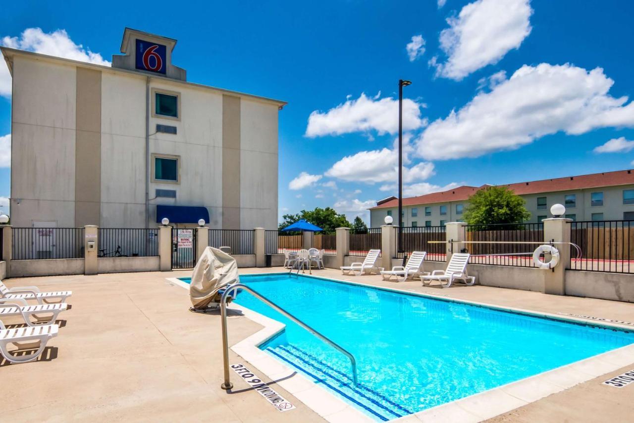 6-cleburne, Tx Hotel 2*